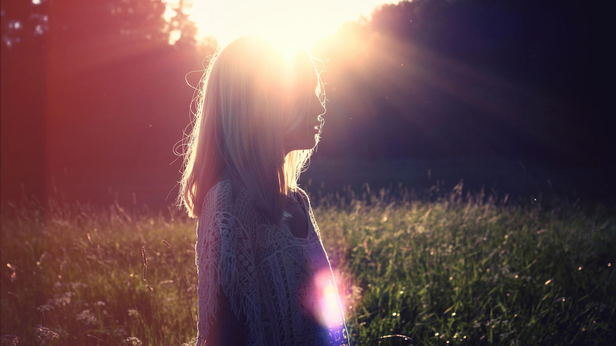 How To Live With Mental Illness And The Loneliness It Brings Side Profile Silhouette Of Woman With Blinding Sunset Spilling Over The Top Of Her Head